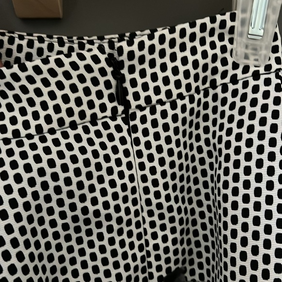 Classy Mini Skirt - Picture 3 of 5